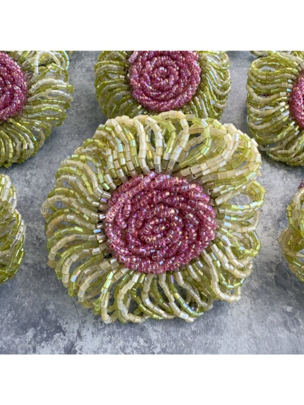 Pier 1 Napkin Rings Beaded Flowers Set of 12 Green & Pink Spring Frutiger Aero - Picture 3 of 7